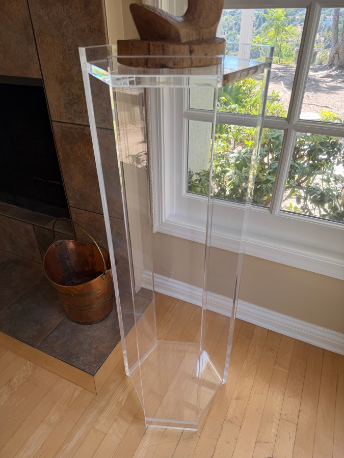Postmodern Hexagonal Clear Acrylic Lucite Sculpture Display Pedestal 44'H