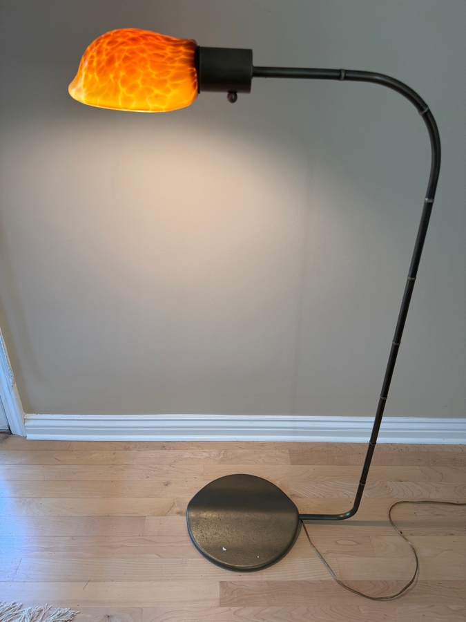 Morrison Custom Lighting Hand-blown Glass Tortoise Shell Shade with Metal Base Floor Lamp 44.5'H Retailed for $1,015 [Photo 2]