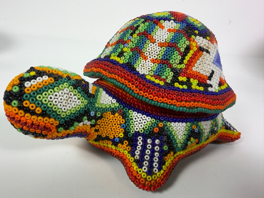 Mexican Wixárika Huichol Hand-Beaded Terracotta Turtle Lidded Trinket Box 5'L [Photo 4]