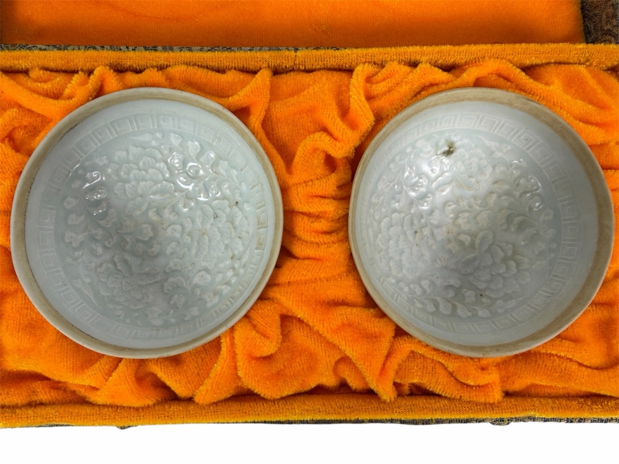 Just Added - Pair of Antique Chinese Porcelain Bowls 3.25'W X 1.25'H
