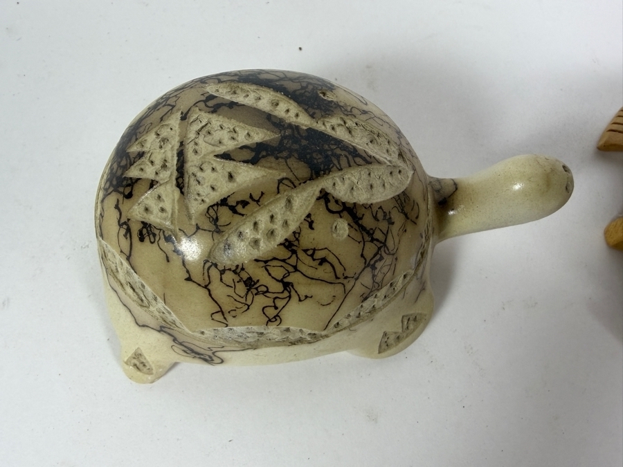 Three-Piece Assorted Southwestern Native American Pottery And Carved Wood Turtle Figurine Lot 2.5 - 5'L [Photo 5]