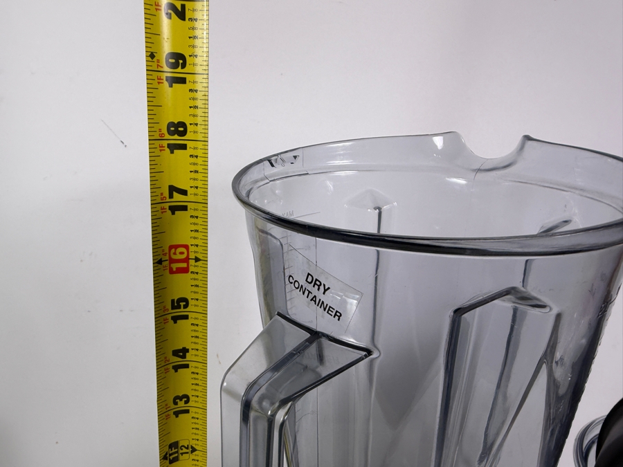 Vintage Vita-Mix 5000 Total Nutrition Center Blender Set With Wet And Dry Containers [Photo 4]