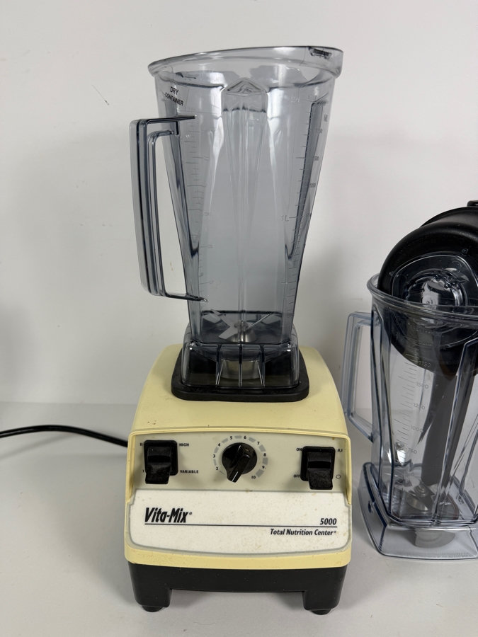Vintage Vita-Mix 5000 Total Nutrition Center Blender Set With Wet And Dry Containers [Photo 2]