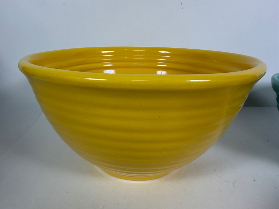 Three-Piece Vintage Bauer Pottery Ringware Ceramic Nesting Mixing Bowls Set [Photo 5]