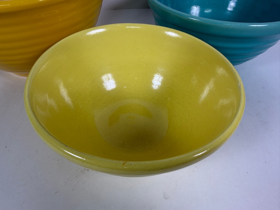 Three-Piece Vintage Bauer Pottery Ringware Ceramic Nesting Mixing Bowls Set [Photo 4]
