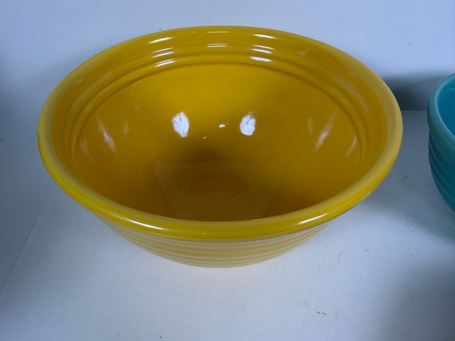 Three-Piece Vintage Bauer Pottery Ringware Ceramic Nesting Mixing Bowls Set [Photo 6]