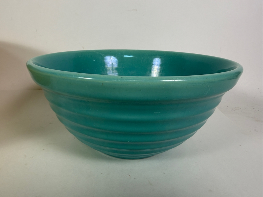 Three-Piece Vintage Bauer Pottery Ringware Ceramic Nesting Mixing Bowls Set [Photo 7]