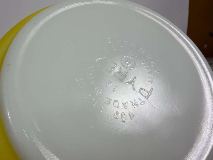 (3) Vintage Pyrex Mixing Bowls - Largest is 10.25'W [Photo 8]