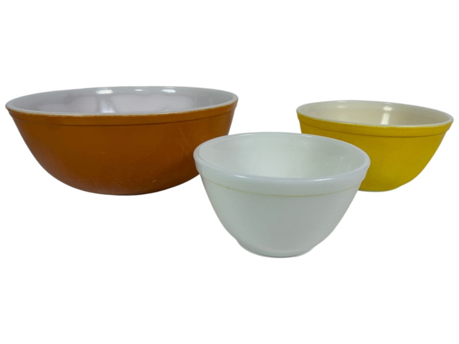 (3) Vintage Pyrex Mixing Bowls - Largest is 10.25'W