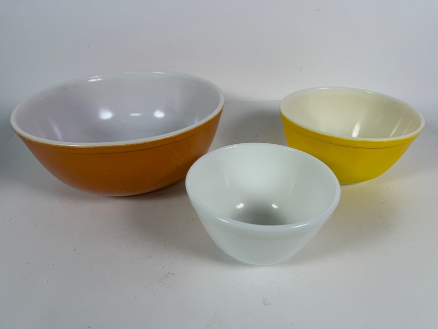 (3) Vintage Pyrex Mixing Bowls - Largest is 10.25'W [Photo 2]