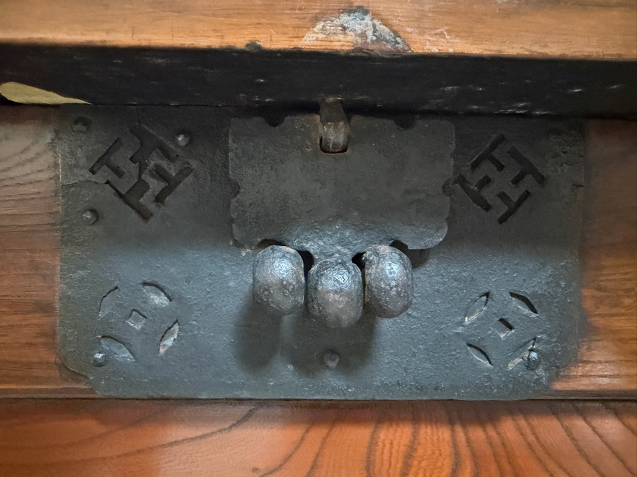 Just Added - Antique 19th Century Korean Elmwood Panel Rice Grain Storage Chest, Dwiju Originally In Bonhams Auction But Pulled By Our Client (O'Brien Collection of Asian Art) - Click To See Bonham Listing in Details Page - 44 X 28 X 40 Estimate $3k-$5k [Photo 4]