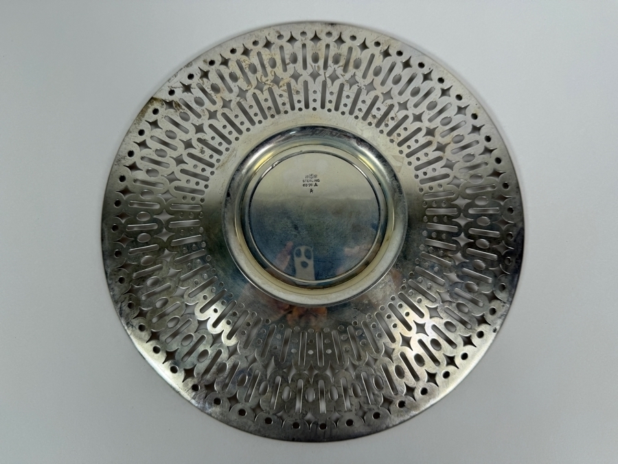 English Sterling Silver Pierced Serving Plate 9.5'W X 1'H 305.3g (Silver Melt Value $590) [Photo 6]