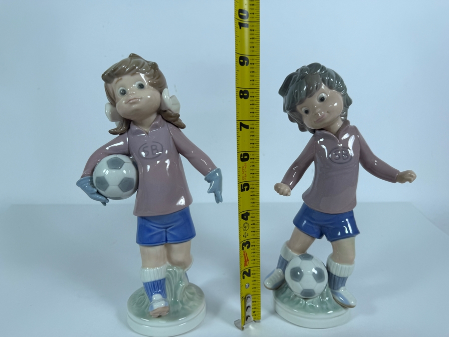 Pair Of Vintage Lladro Sports Lilly and Billy Soccer Player Porcelain Figurines 9'H [Photo 7]
