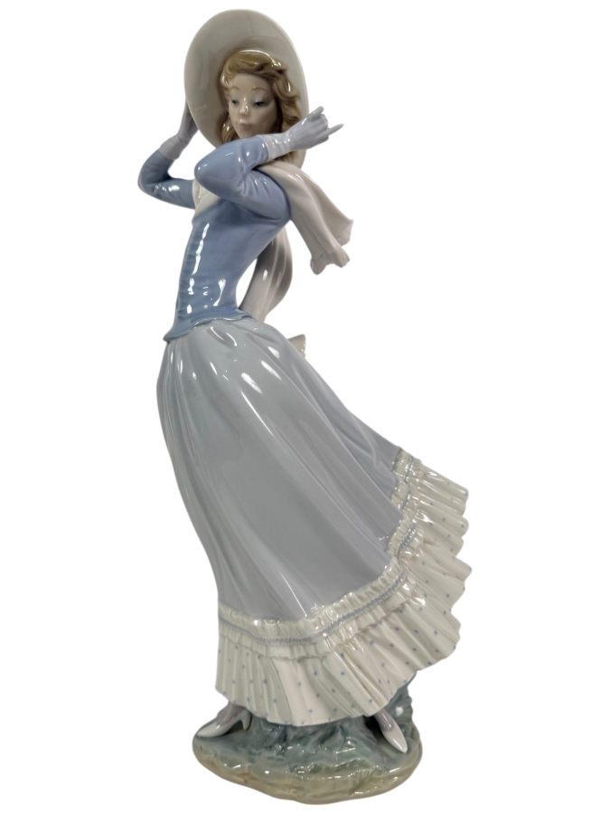 Vintage Lladro Spring Breeze Glossy Porcelain Lady Figurine Model 4936 14'H