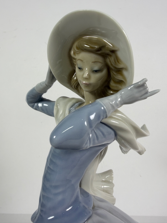 Vintage Lladro Spring Breeze Glossy Porcelain Lady Figurine Model 4936 14'H [Photo 2]