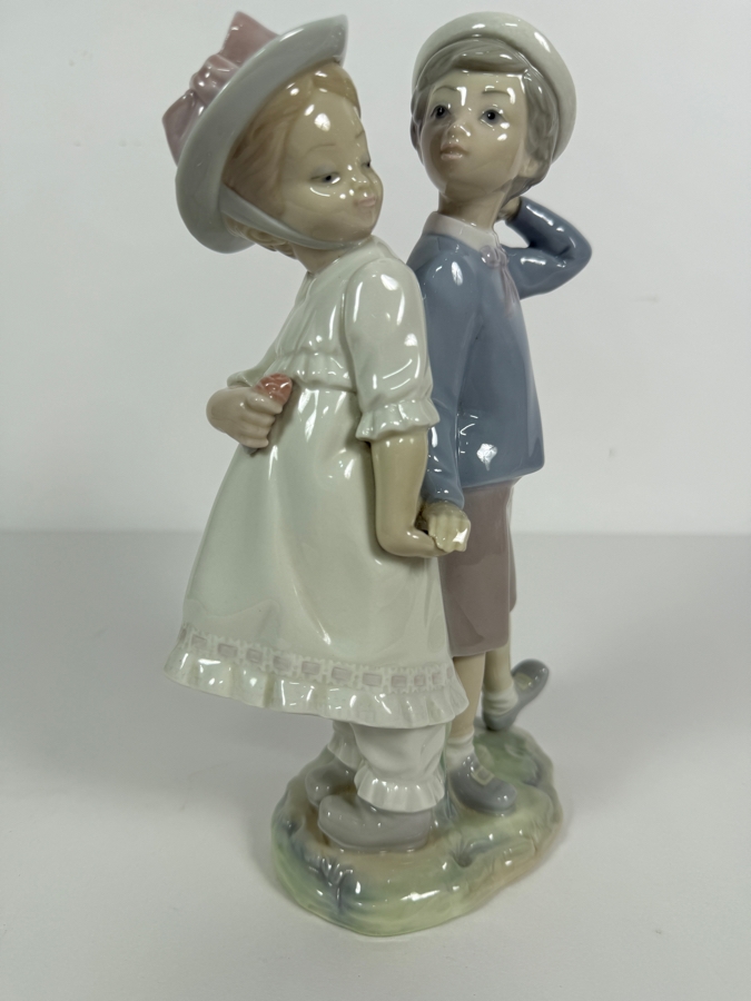 Vintage Lladro Puppy Love Boy And Girl Holding Hands Porcelain Figurine Model 1127 10'H [Photo 3]
