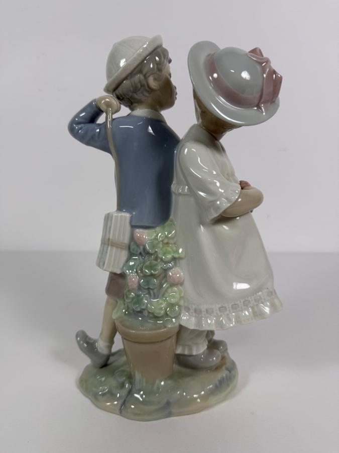 Vintage Lladro Puppy Love Boy And Girl Holding Hands Porcelain Figurine Model 1127 10'H [Photo 6]
