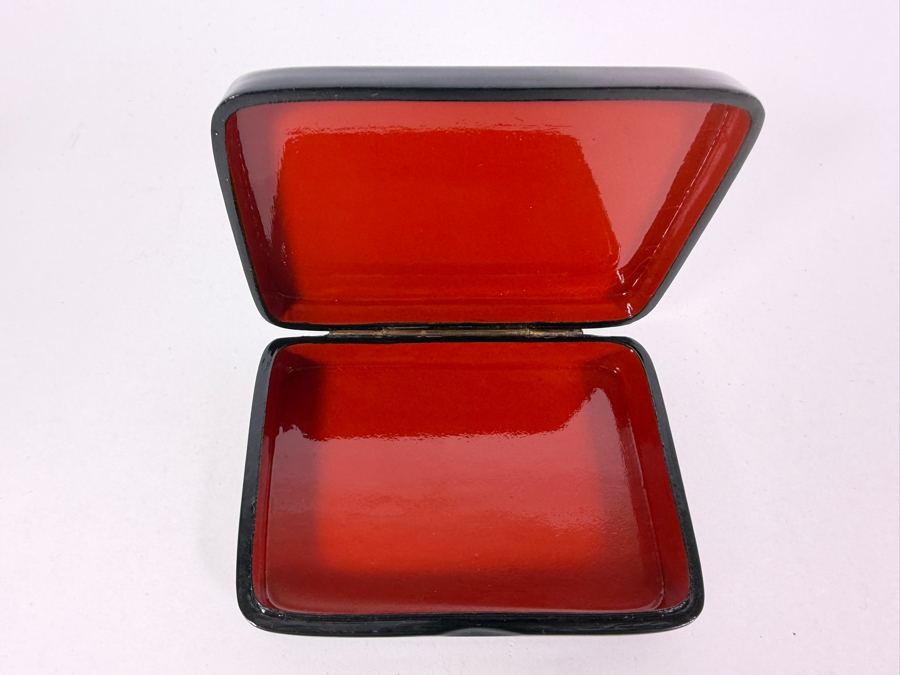 Vintage Fedoskino Russian Lacquer Box Bottom With Artist V Ivanov Signature And Title 4.5'W X 3.25'D X 1.25'H [Photo 6]