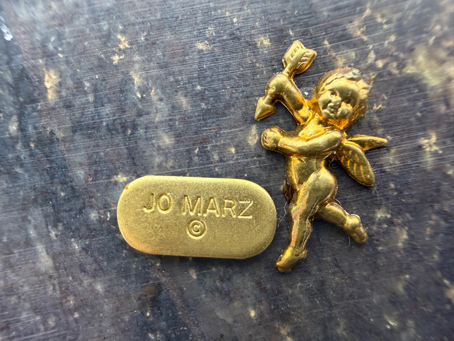 Vintage Jo Marz Alabaster Trinket Box With Ornate Brass Filigree Gemstone Flower Bouquet Motif 3'W X 2'D X1.5'H [Photo 8]