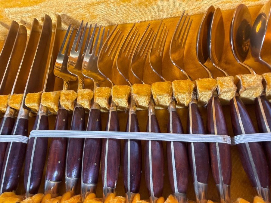Vintage Large Cased Gold Field Limited Partnership Brass And Rosewood Flatware Canteen Set Bangkok, Thailand [Photo 7]