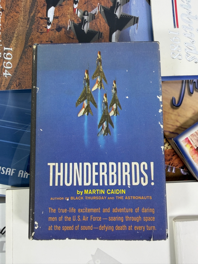 Mixed Lot Of Vintage United States Air Force Thunderbirds Commemorative Books And Pictorial Programs [Photo 2]
