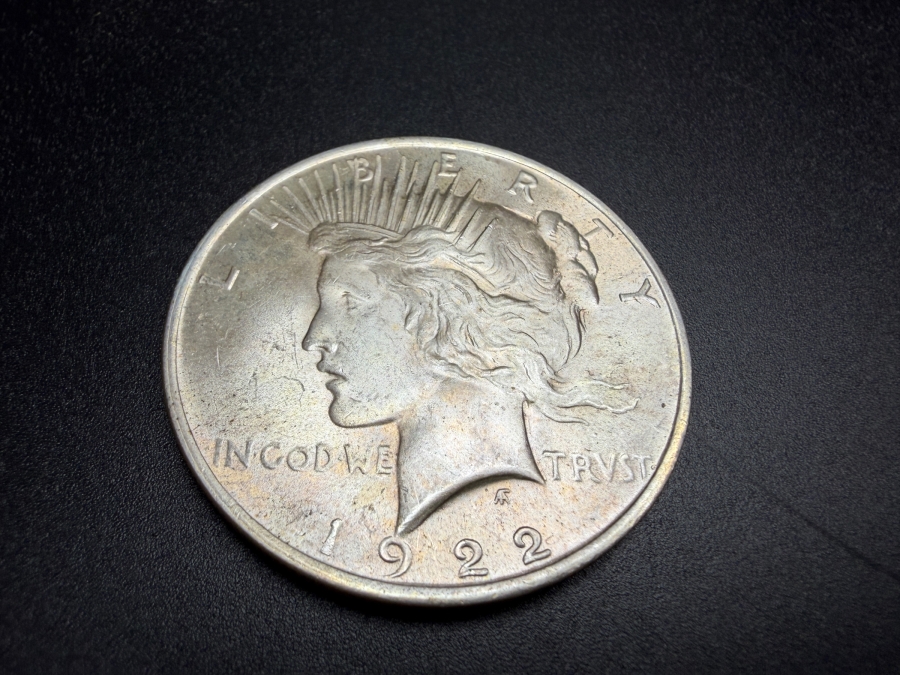 1922 Brilliant Uncirculated Peace Silver Dollar [Photo 2]