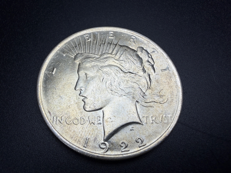 1922 Brilliant Uncirculated Peace Silver Dollar [Photo 2]
