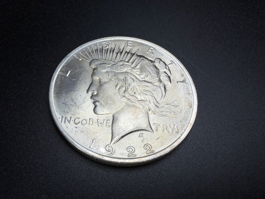 1922 Brilliant Uncirculated Peace Silver Dollar [Photo 2]
