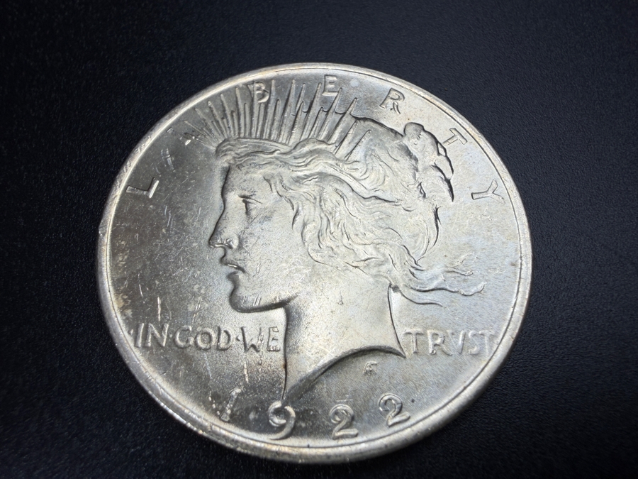 1922 Brilliant Uncirculated Peace Silver Dollar [Photo 2]