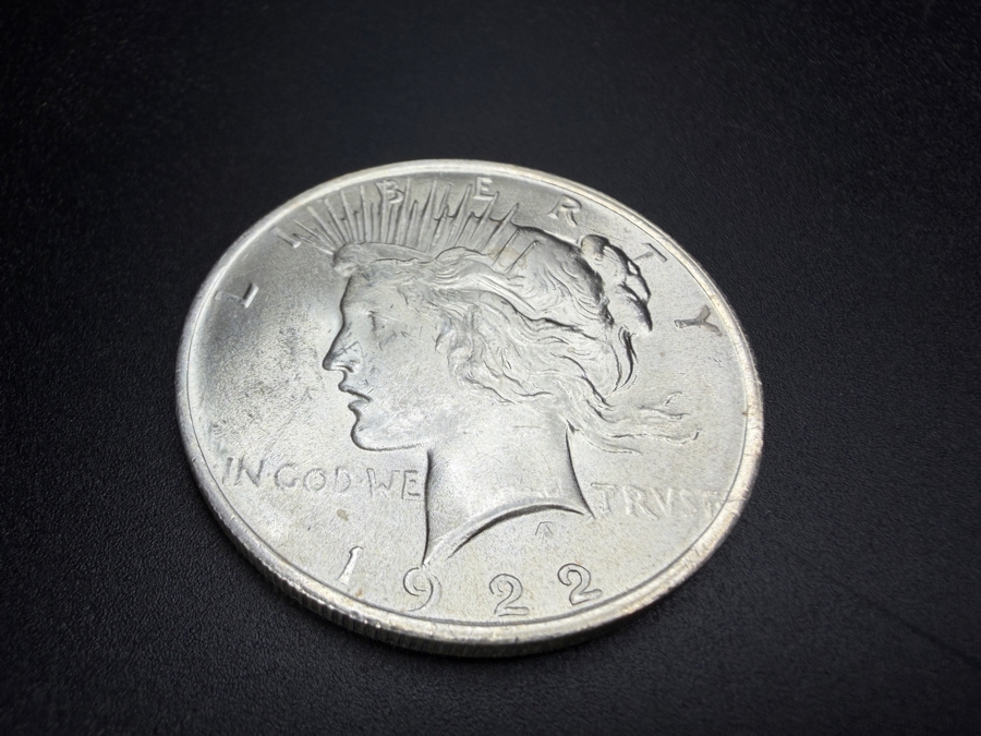 1922 Brilliant Uncirculated Peace Silver Dollar [Photo 2]