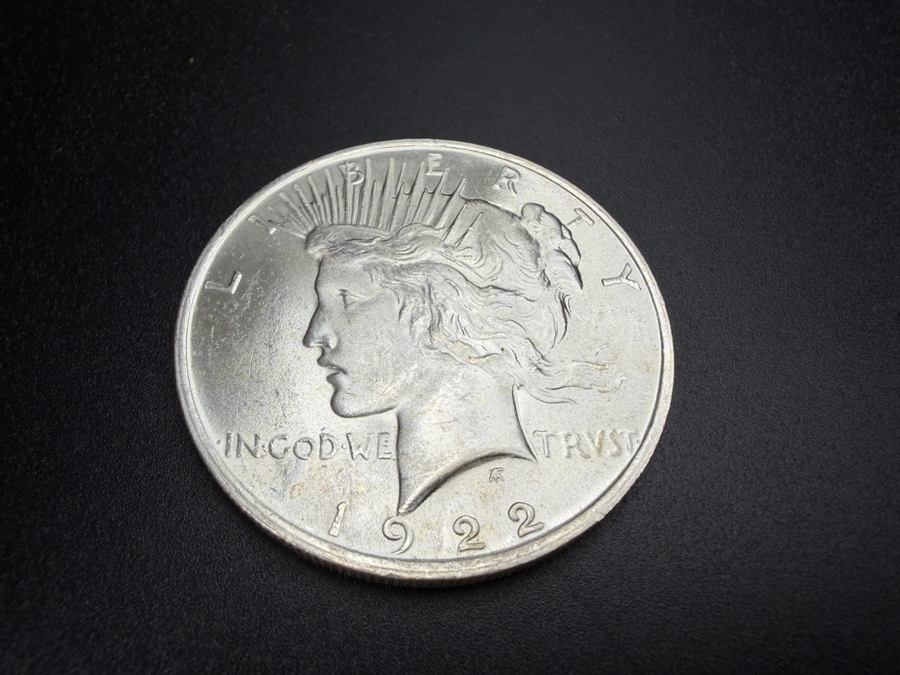 1922 Brilliant Uncirculated Peace Silver Dollar [Photo 2]