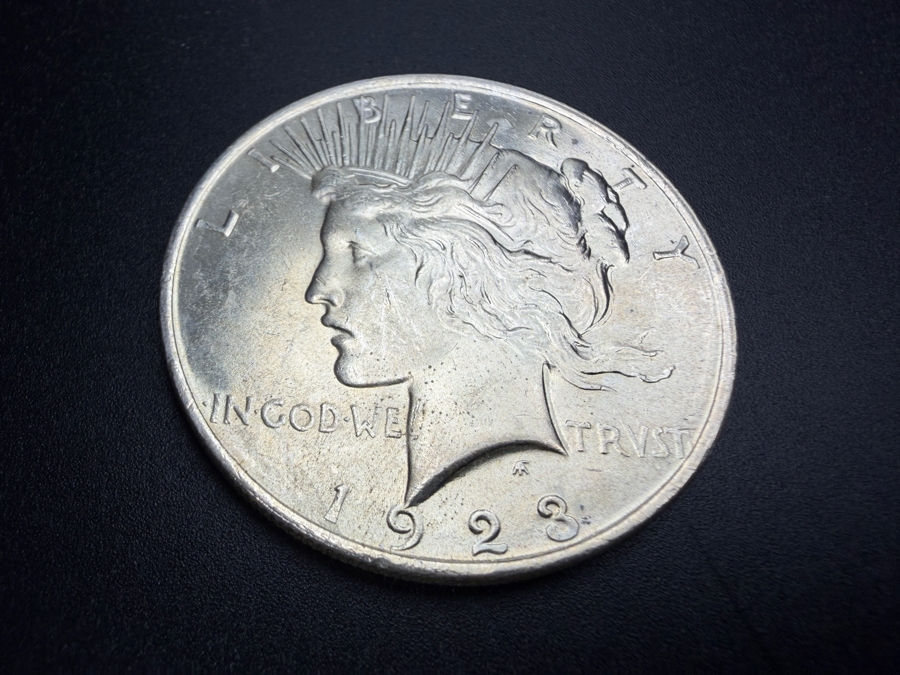 1923 Brilliant Uncirculated Peace Silver Dollar [Photo 2]