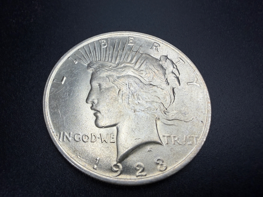 1923 Brilliant Uncirculated Peace Silver Dollar [Photo 2]