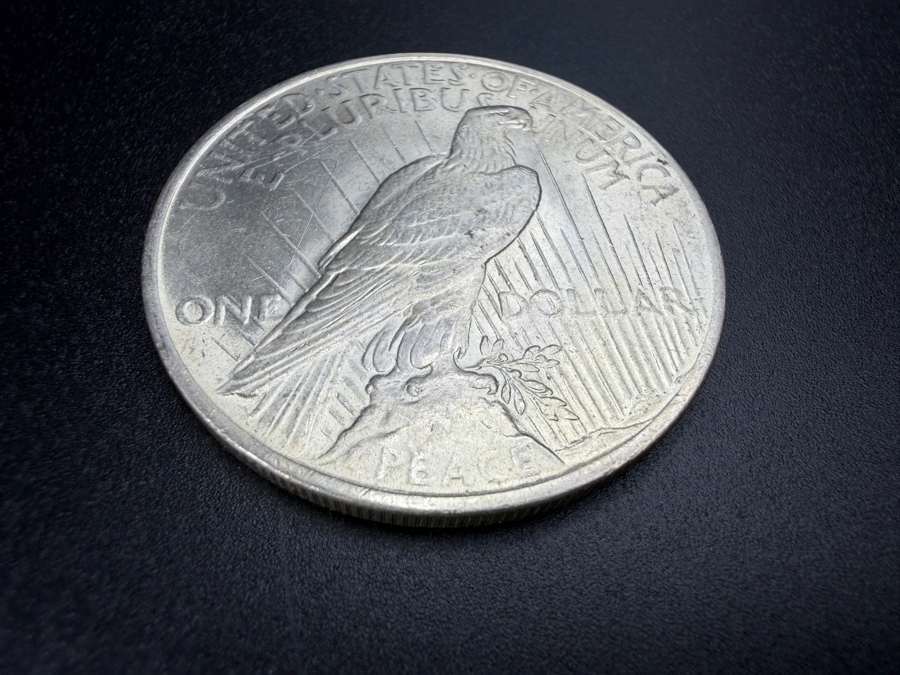 1923 Brilliant Uncirculated Peace Silver Dollar [Photo 4]