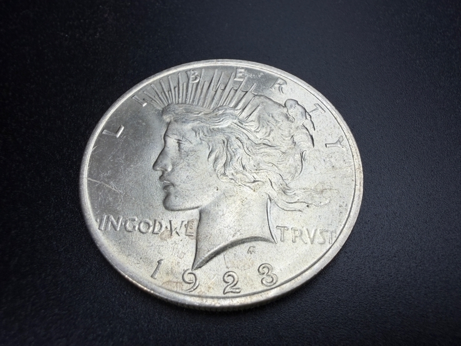 1923 Brilliant Uncirculated Peace Silver Dollar [Photo 2]