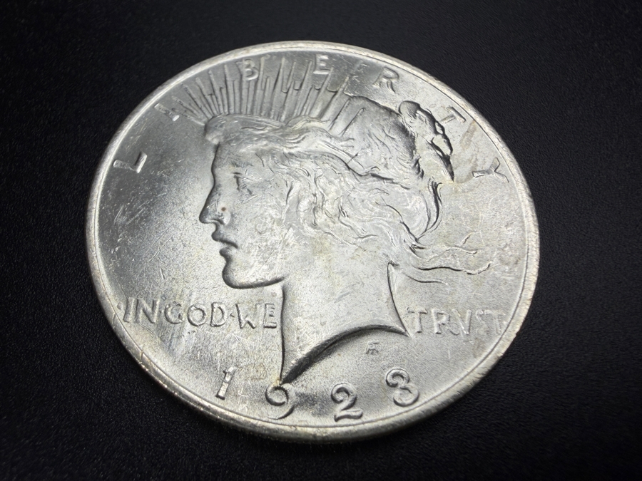 1923 Brilliant Uncirculated Peace Silver Dollar [Photo 2]