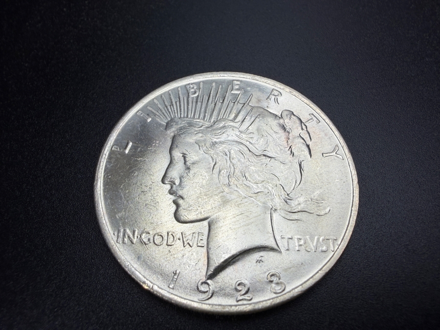 1923 Brilliant Uncirculated Peace Silver Dollar [Photo 2]