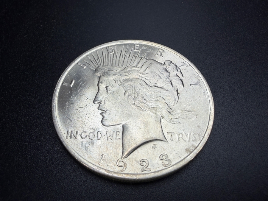 1923 Brilliant Uncirculated Peace Silver Dollar [Photo 2]