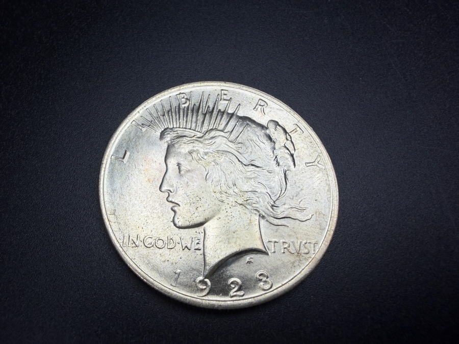 1923 Brilliant Uncirculated Peace Silver Dollar [Photo 2]