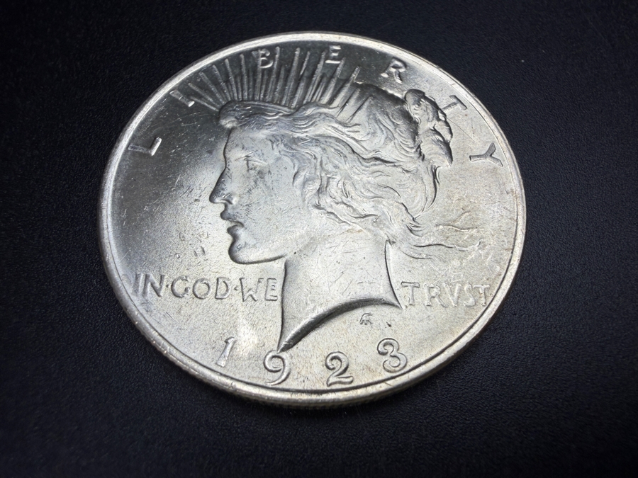 1923 Brilliant Uncirculated Peace Silver Dollar [Photo 2]