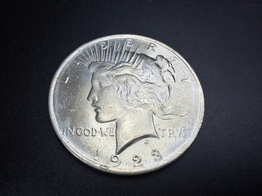 1923 Brilliant Uncirculated Peace Silver Dollar [Photo 2]