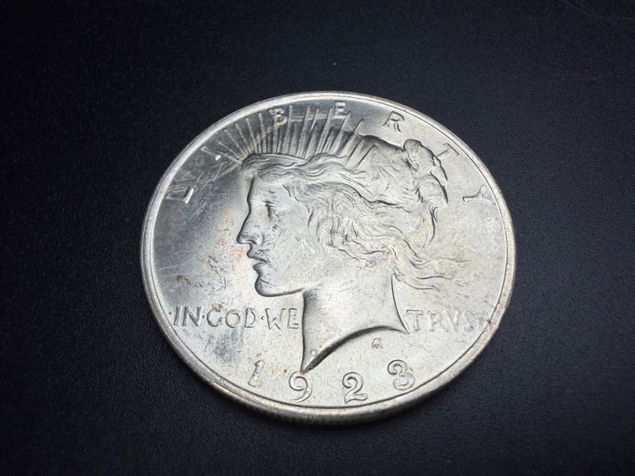 1923 Brilliant Uncirculated Peace Silver Dollar [Photo 2]