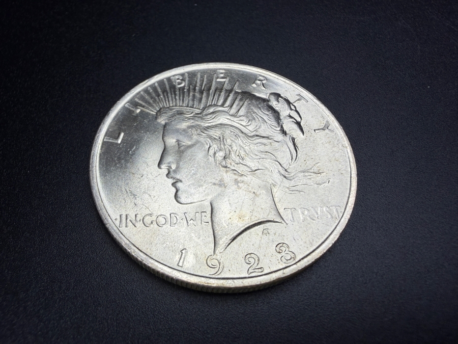 1923 Brilliant Uncirculated Peace Silver Dollar [Photo 2]