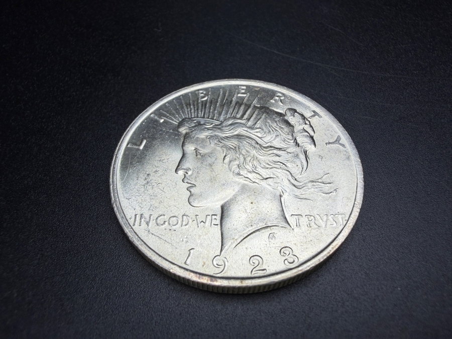 1923 Brilliant Uncirculated Peace Silver Dollar [Photo 2]