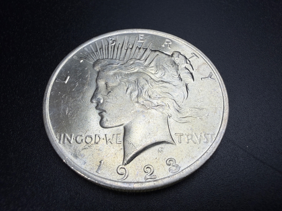 1923 Brilliant Uncirculated Peace Silver Dollar [Photo 2]