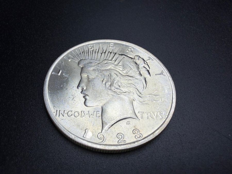 1923 Brilliant Uncirculated Peace Silver Dollar [Photo 2]