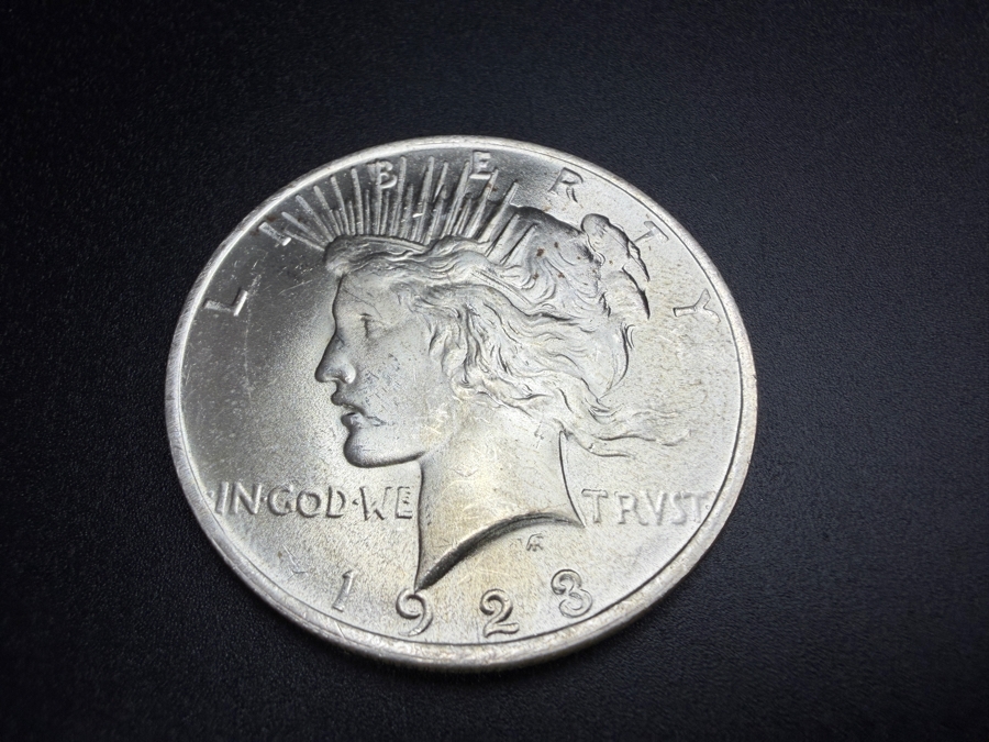 1923 Brilliant Uncirculated Peace Silver Dollar [Photo 2]