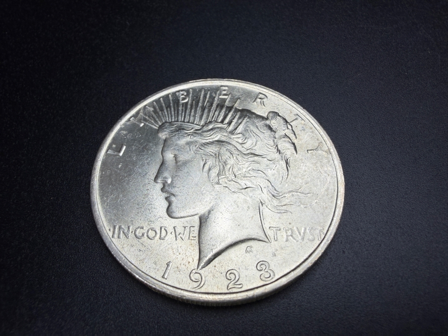 1923 Brilliant Uncirculated Peace Silver Dollar [Photo 2]