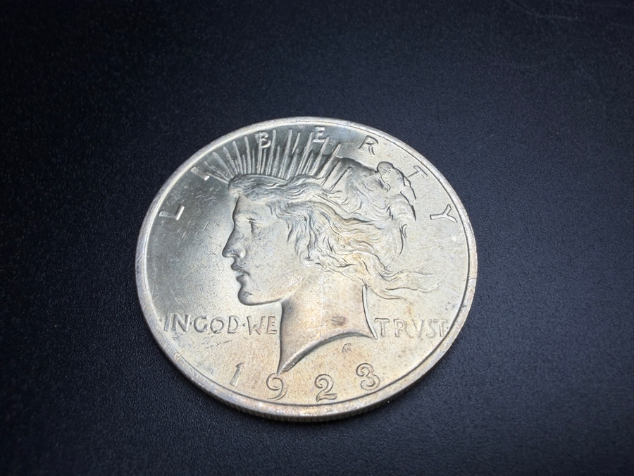 1923 Brilliant Uncirculated Peace Silver Dollar [Photo 2]