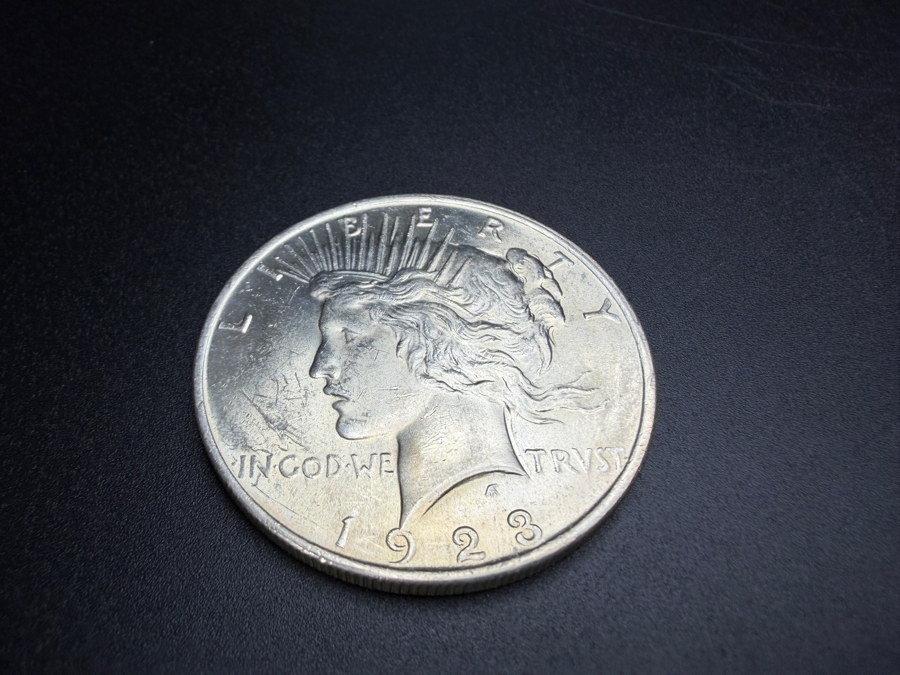 1923 Brilliant Uncirculated Peace Silver Dollar [Photo 2]